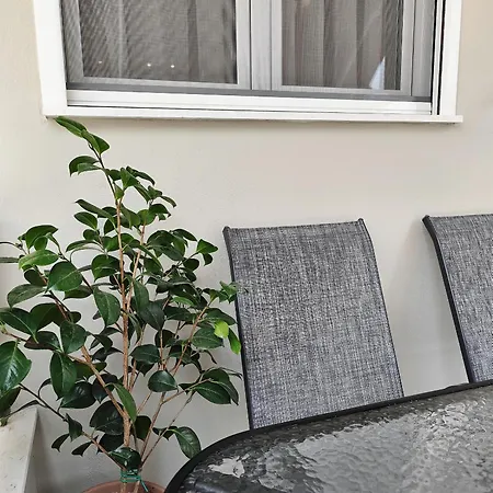 Leni's Space Paralía